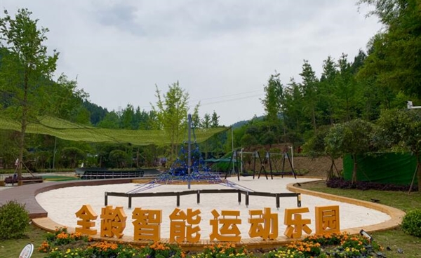 開心暑假相約成都最大互動科技樂園感受科技一夏吧