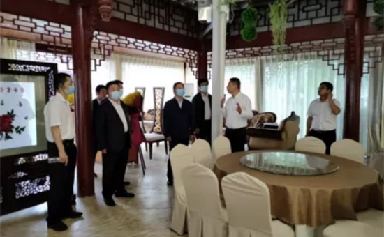 旅投創新公司與陜西省乾縣考察團在戰旗村開展交流合作會談