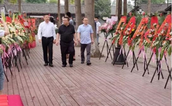 天府旅游公司旗下戰旗禧宴酒樓舉行開業儀式